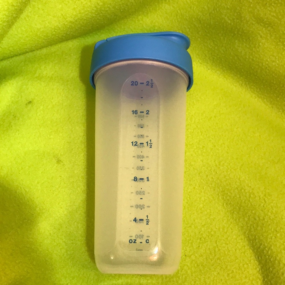 Tupperware shaker
